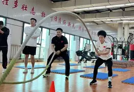 国际比赛日体能课后；上海海港内部沟通备战法国杯；气氛紧张；训练强度明显提升的简单介绍