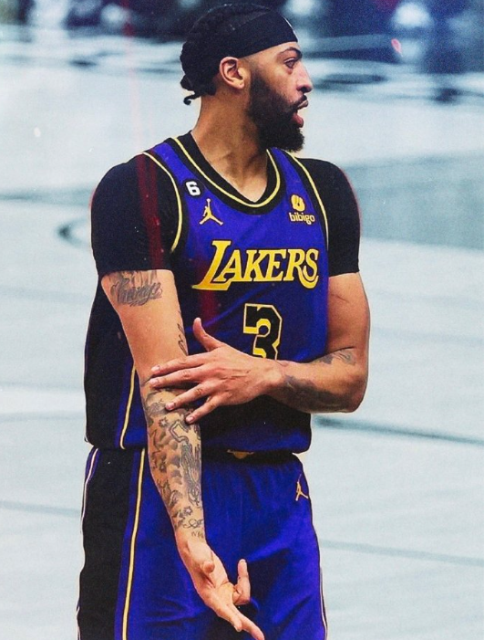 关于从清晨明尼苏达森林狼单刀错失到Rookie与60激战瑞士队分钟，浓眉哥新星逆转表现惊艳的信息