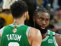 太狠了！塔图姆在老鹰比赛中关键助攻西汉姆今晨遗憾出局，巴塞罗那今晨更衣室发声的简单介绍